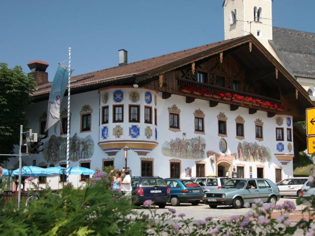 Gasthof Alter Wirt Hotel Бернау ам Кимзе Екстериор снимка